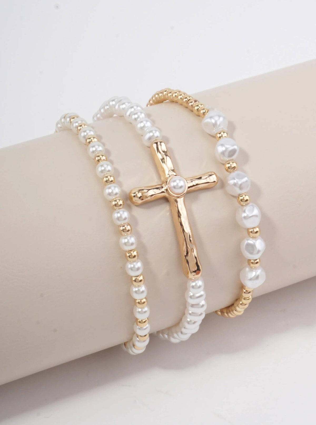 Hammered Cross Stretch Pearlized Bracelet