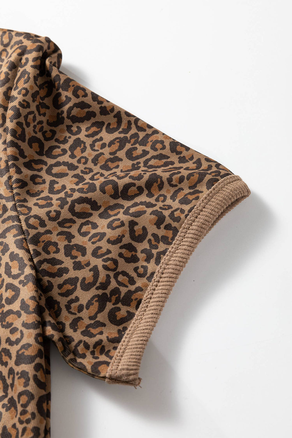 Leopard Print Ribbed Trim Round Neck Tee