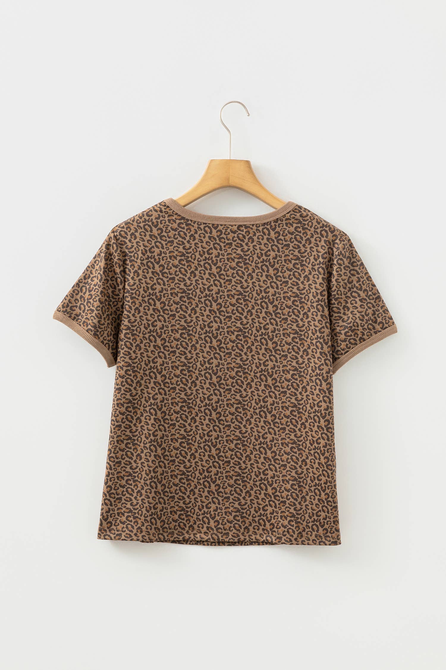 Leopard Print Ribbed Trim Round Neck Tee