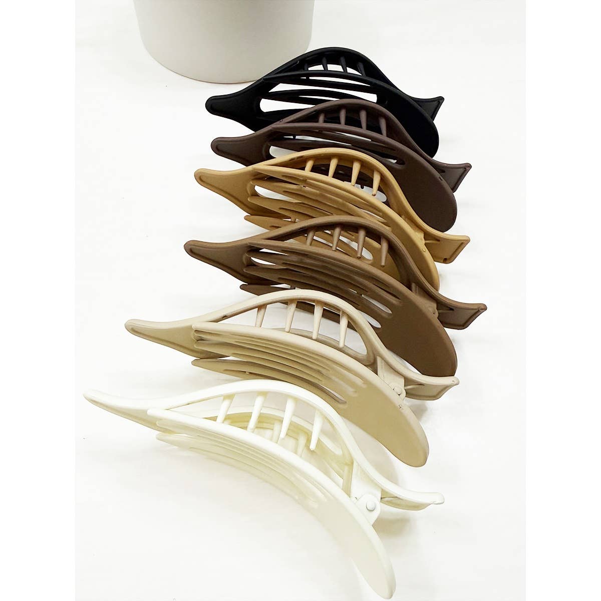 Neutral Tone of Flat Hair Claw