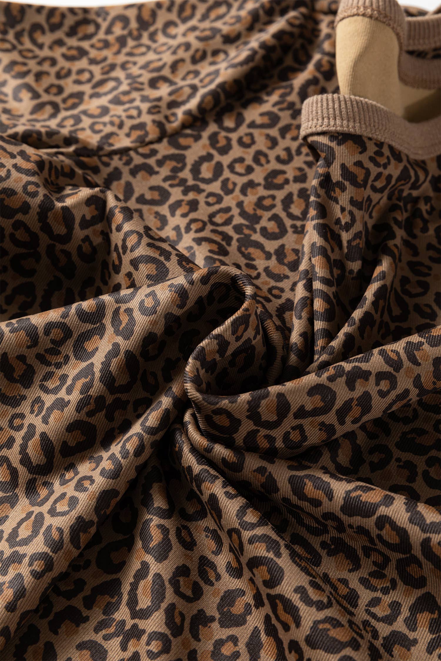 Leopard Print Ribbed Trim Round Neck Tee