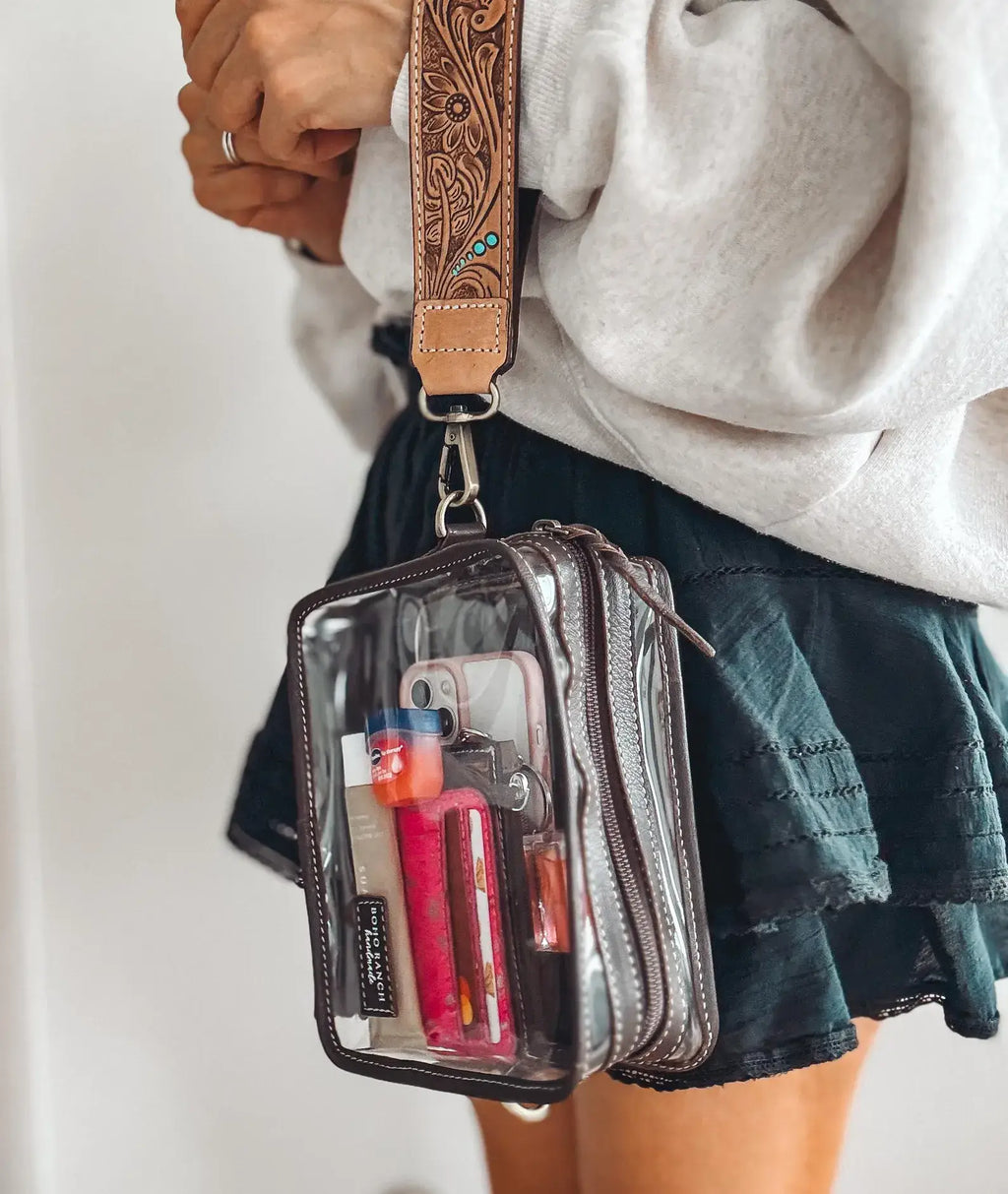 DARLA CLEAR WRISTLET
