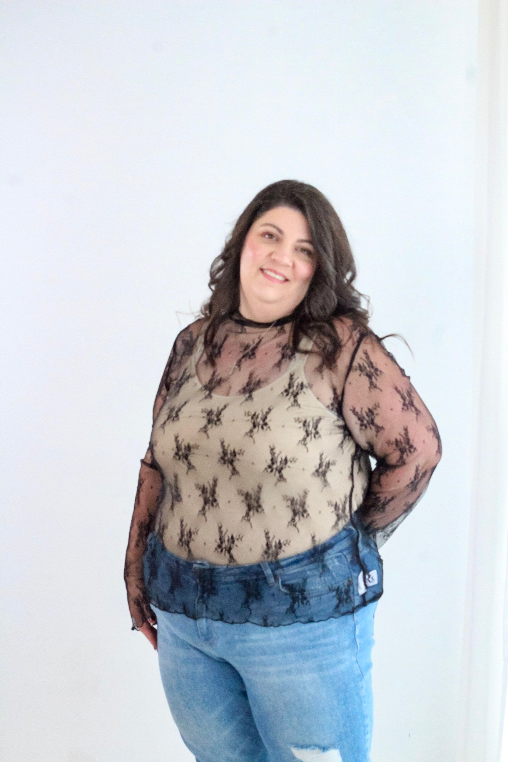 PLUS SIZE LONG SLEEVE FLORAL LACE TOP