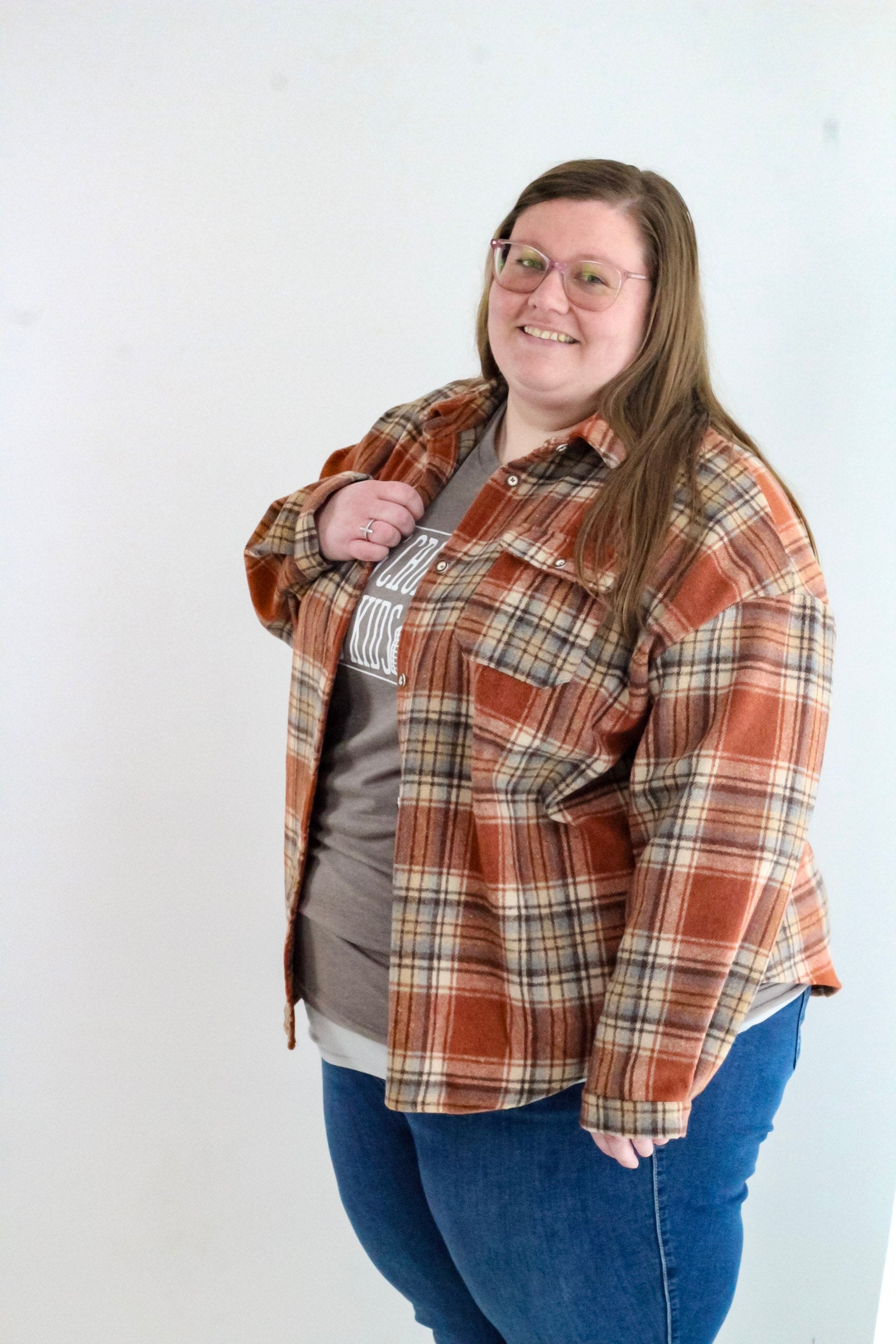 Plus Size Plaid Flap Pocket Buttoned Shacket