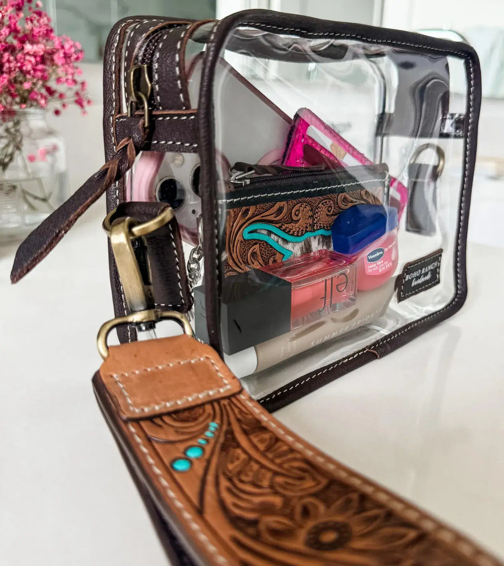 DARLA CLEAR WRISTLET