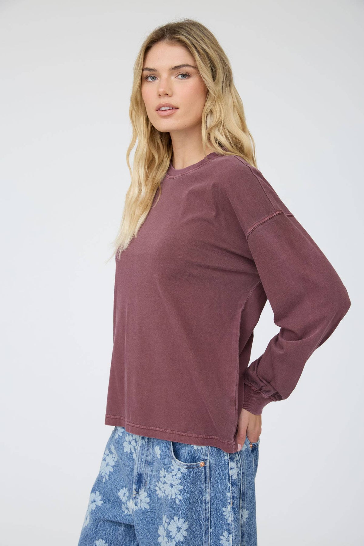 WASHED CREW NECK LONG SLEEVE KNIT TOP